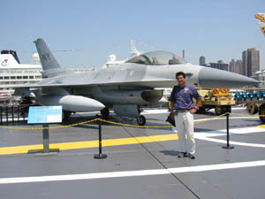 aircraft carrier <Intrepid>